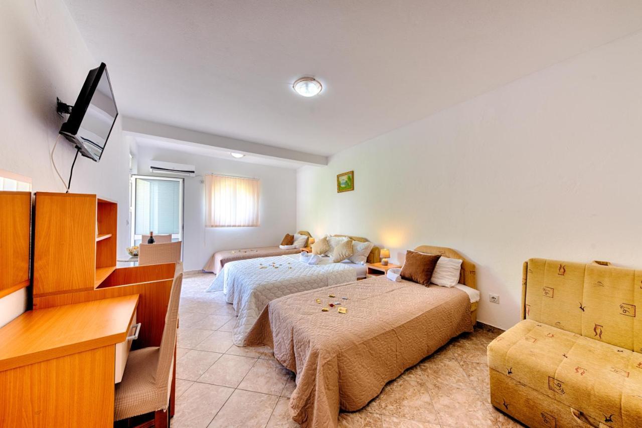 Hotel Dana Canj Ngoại thất bức ảnh