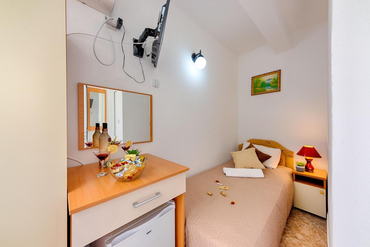 Hotel Dana Canj Ngoại thất bức ảnh
