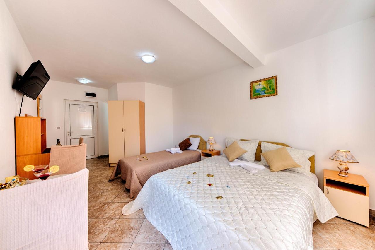 Hotel Dana Canj Ngoại thất bức ảnh