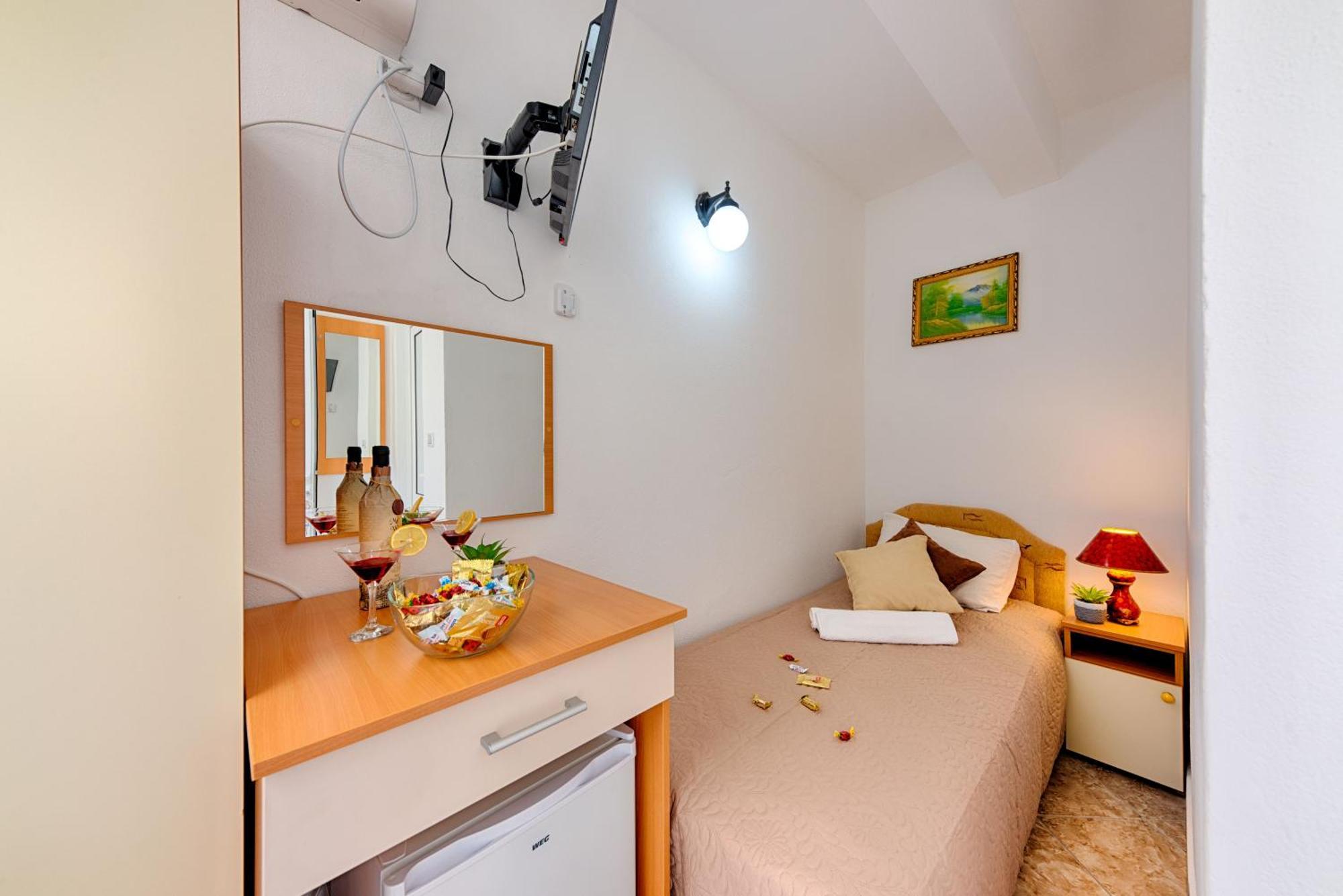 Hotel Dana Canj Ngoại thất bức ảnh